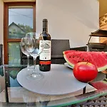 Apartment Za Rohom *
