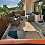 Za Rohom Apartment *
