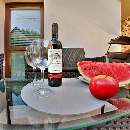 Apartment Za Rohom *