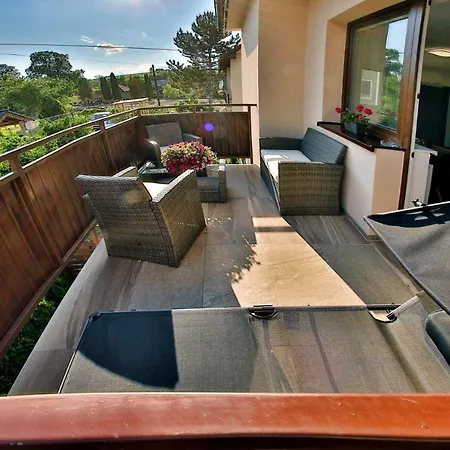 Za Rohom Lejlighed *