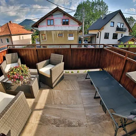 Za Rohom Apartment *