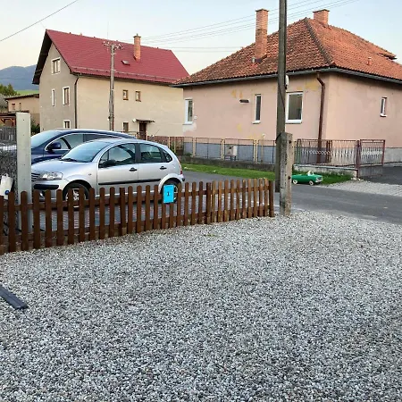 Za Rohom Lejlighed *